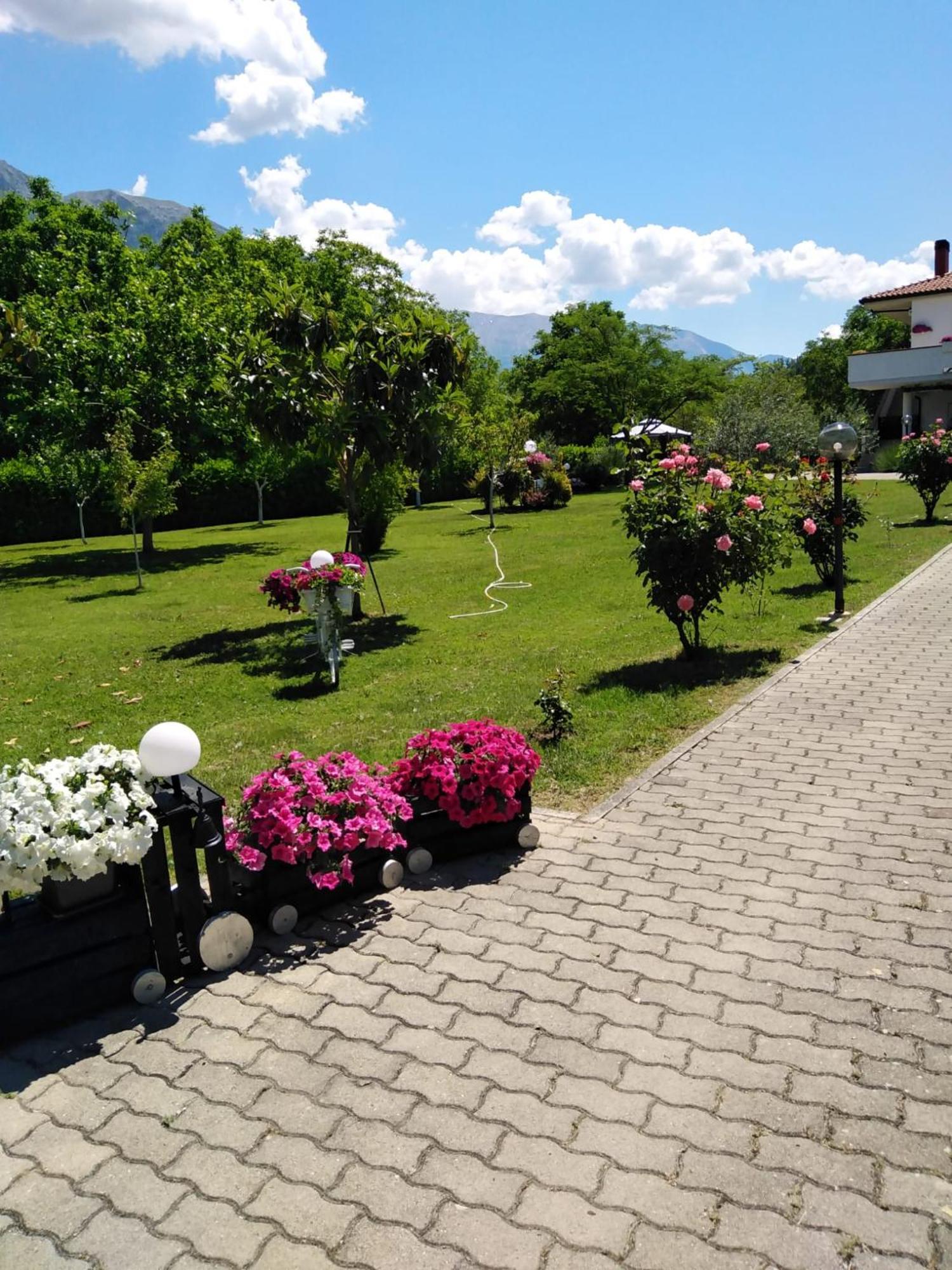 Parco Delle Rose Villa ซุลโมนา ภายนอก รูปภาพ