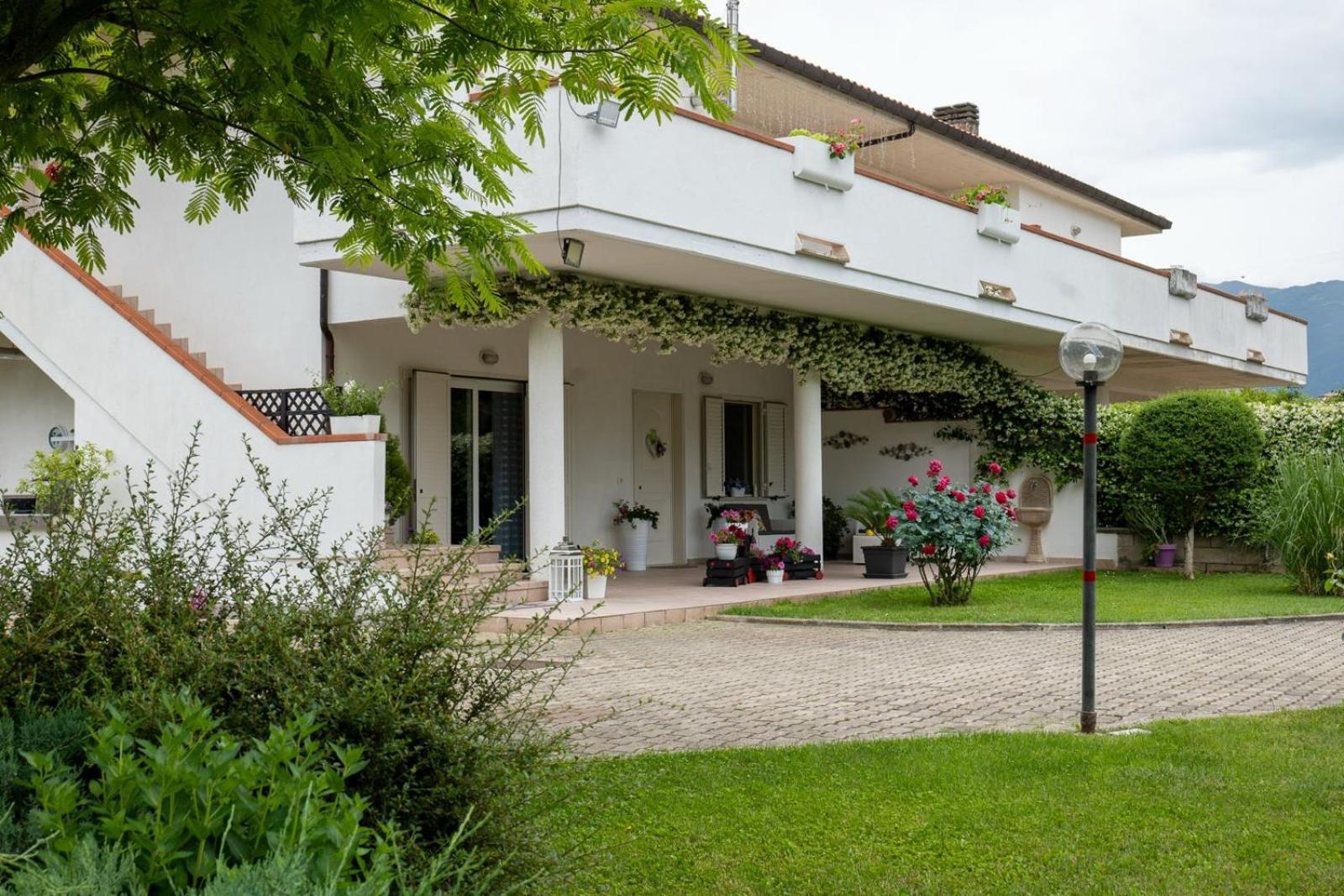 Parco Delle Rose Villa ซุลโมนา ภายนอก รูปภาพ
